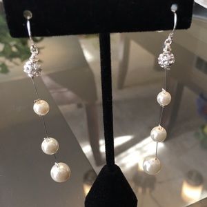 Beautiful pearls earrings NWT 🌟